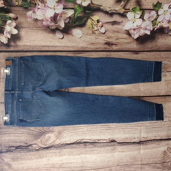 SNEAK Peek women's low rise jeans size 9 Distressed, roll up Denim jeans - Picture 2 of 3